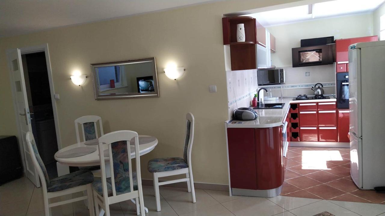 Apartamenty Junona Nad Morzem, W Domu Z Ogrodem, Obok Stegna I Jantar Junoszyno Eksteriør bilde
